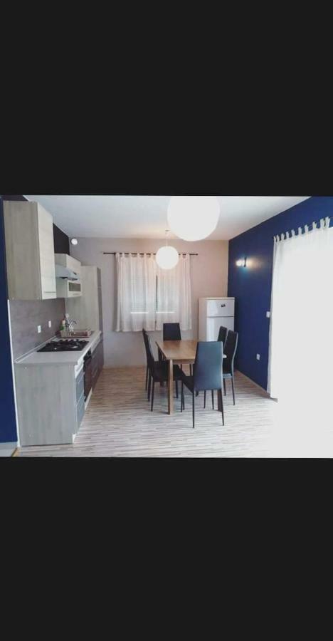 Apartments Laura I Angelina Tribalj Buitenkant foto